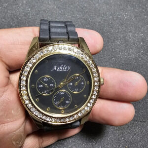 Ashley Princess Ladies Quartz Watch Gold Tone Black Dial Diamond Bezel Working s
